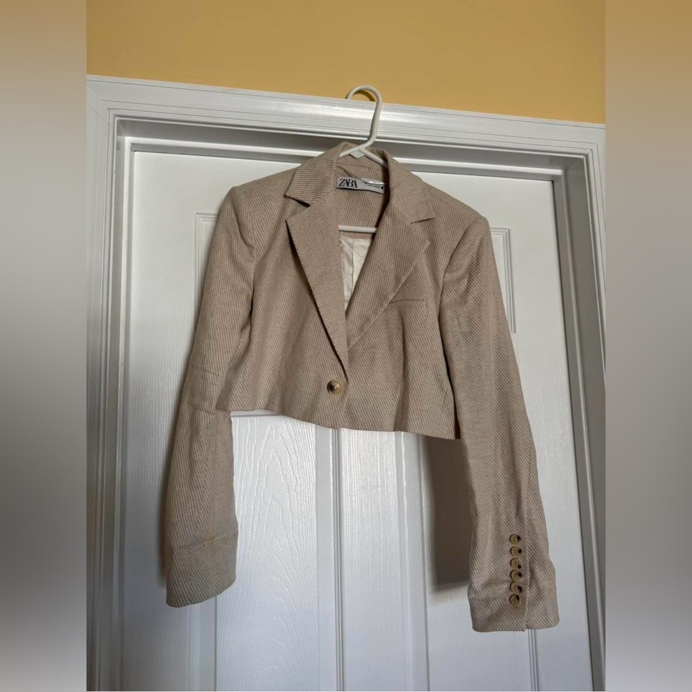 Zara Beige Striped Cropped Blazer